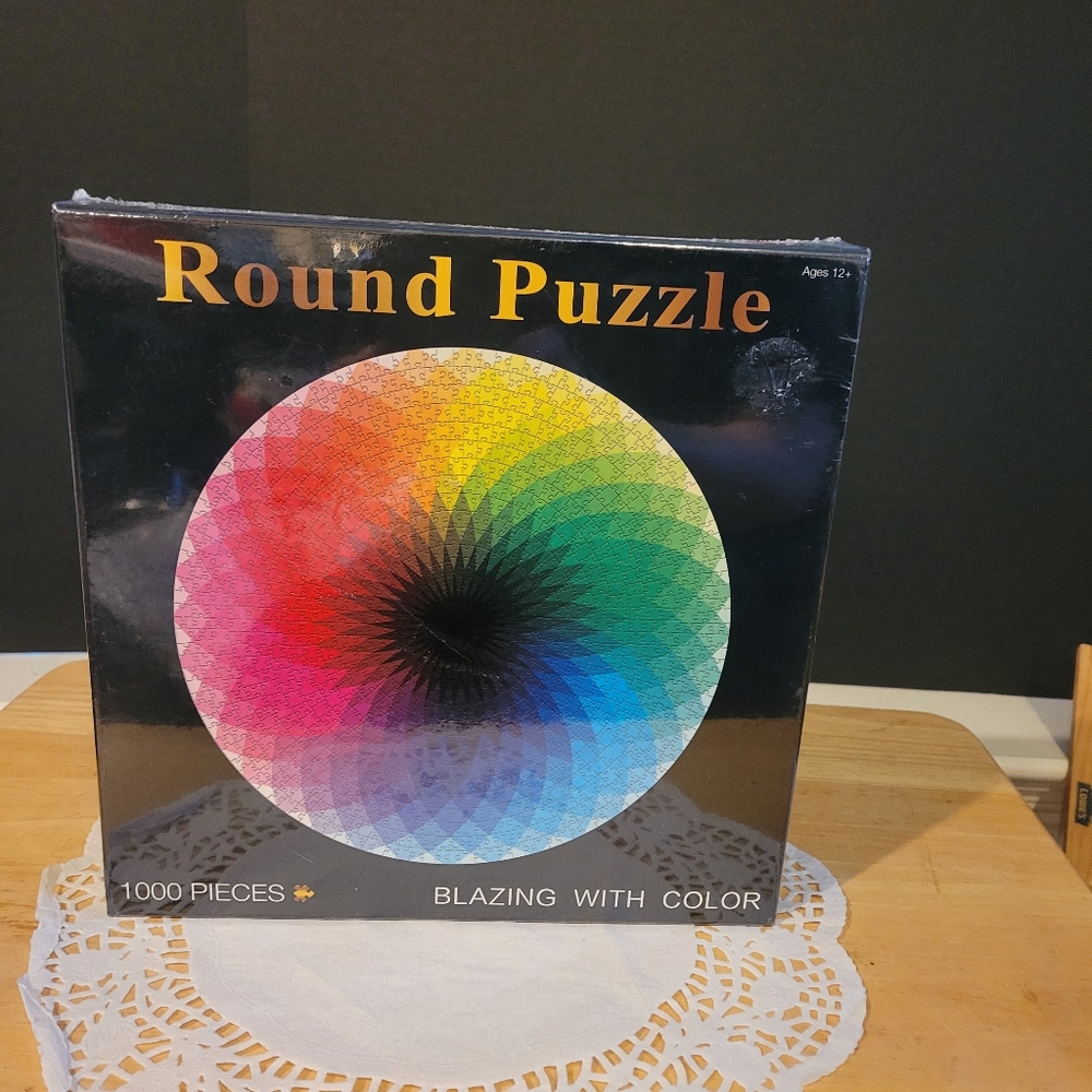 New in Box  Expert Level 1000 Piece Puzzle Lines &  Round "Blazing With Color"